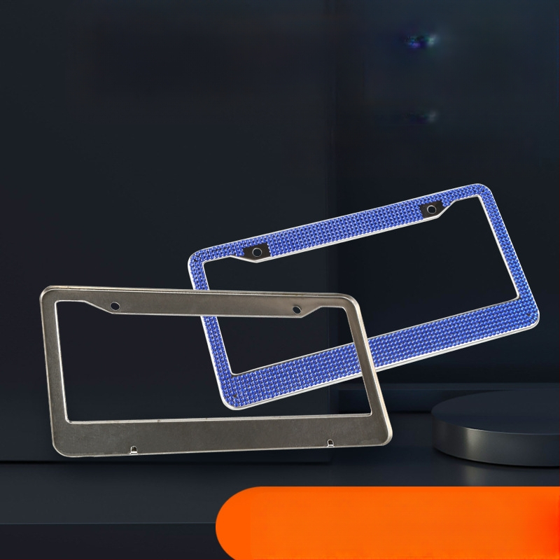 Modelis: Deimantinė numerio plokštelės rėmelis; Medžiaga: nerūdijantis plienas; Tipas: rhinestone, akriliniai akmenys; Suderinamas su JAV numerio plokštelėmis