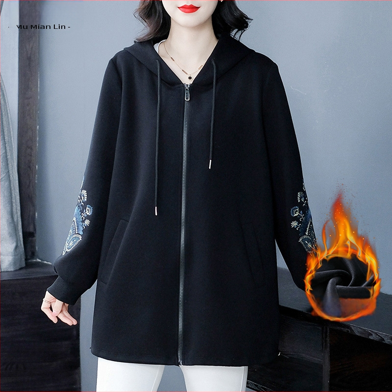 Kapucňová pletená mikina s výšivkou — šifón, primárny polyester 80-90%, sekundárny polyester 70-80%, zvierací vzor, stredná dĺžka