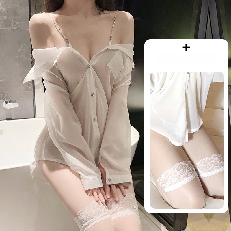 Naiste mõeldud šifonist öökleit — läbipaistev, uniformist inspireeritud rollimängu disain; kangas: šifoon; peamine kanga koostis: 90–95% polüester