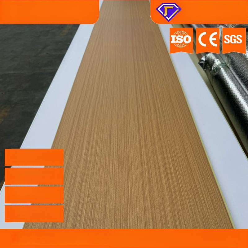 PVC steny panely s integrovaným dizajnom pre hotelové interiéry, V šev 400/600 mm, zvuková izolácia 0.20, tepelná vodivosť 0.125, štýl bezšvíkové, moderná jednoduchosť