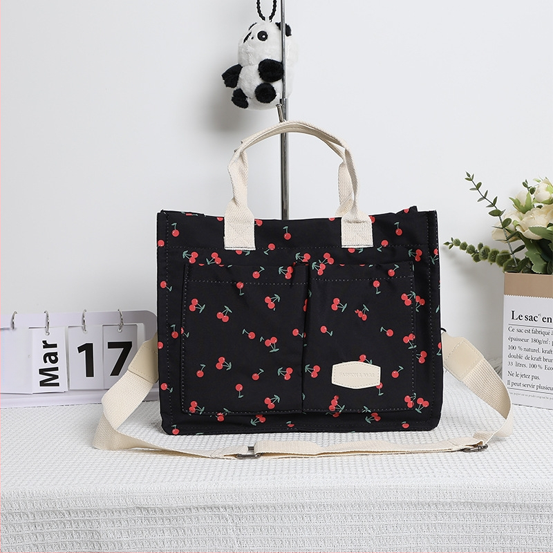 Crossbody kott – linnaline minimalistlik stiil, horisontaalne ruudukujuline kuju, magnetlukustus, polüestervooder, telefoni tasku