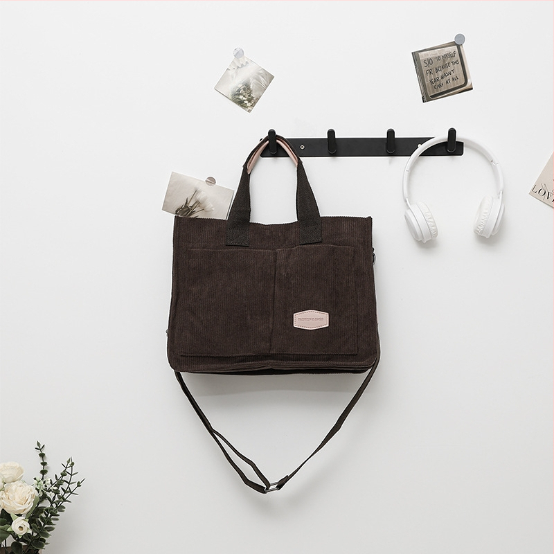 Crossbody kott – linnaline minimalistlik stiil, horisontaalne ruudukujuline kuju, magnetlukustus, polüestervooder, telefoni tasku