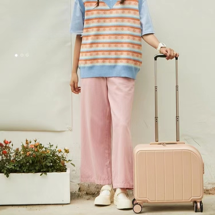 Unisex ABS reisikohver universaalsete vaikeste ratastega, tõmblukuga suletav, kaal 5 kg, tavaline parooliga lukk