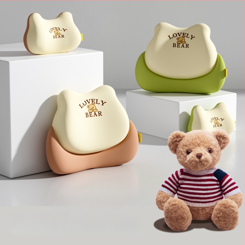 Automobilová bedrová opora – pamäťová pena, univerzálne uchytenie, vzor medveďa, potlač loga, minimalistický štýl pre všetky ročné obdobia