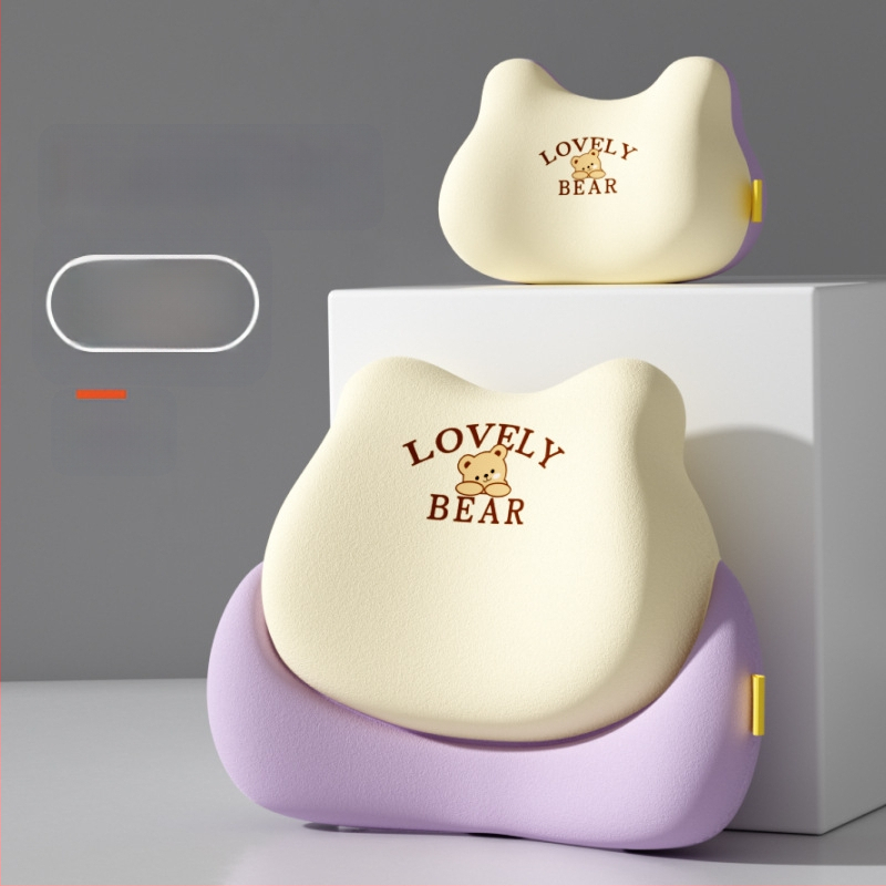 Automobilová bedrová opora – pamäťová pena, univerzálne uchytenie, vzor medveďa, potlač loga, minimalistický štýl pre všetky ročné obdobia