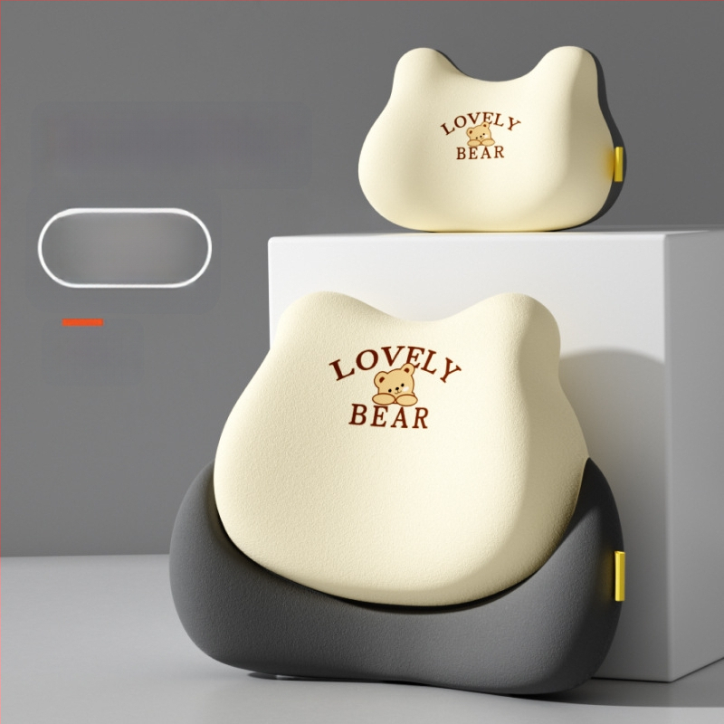 Automobilová bedrová opora – pamäťová pena, univerzálne uchytenie, vzor medveďa, potlač loga, minimalistický štýl pre všetky ročné obdobia