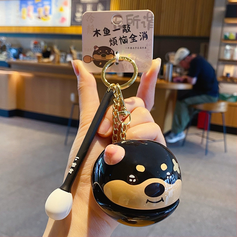 PVC kľúčenka s karikatúrnym štýlom a motívom korytnačky, individuálne balená, vhodná ako darček k svadbám, narodeninám a promóciám.