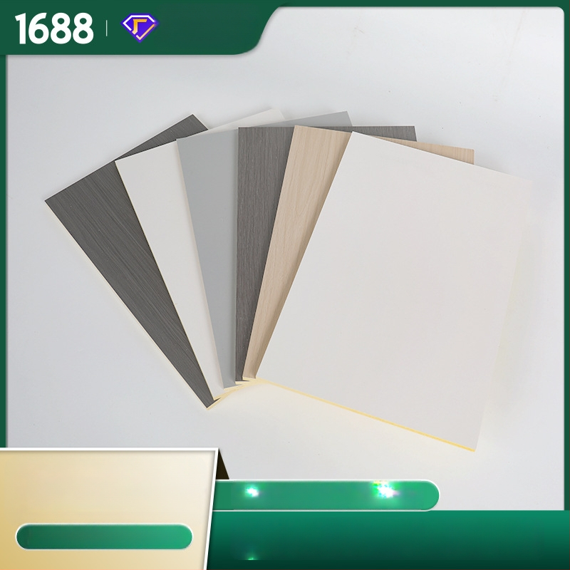 Integrovaný stenový panel z bambusových vlákien, PET zrkadlová plocha a drevený furnír, štýl Moderná jednoduchosť