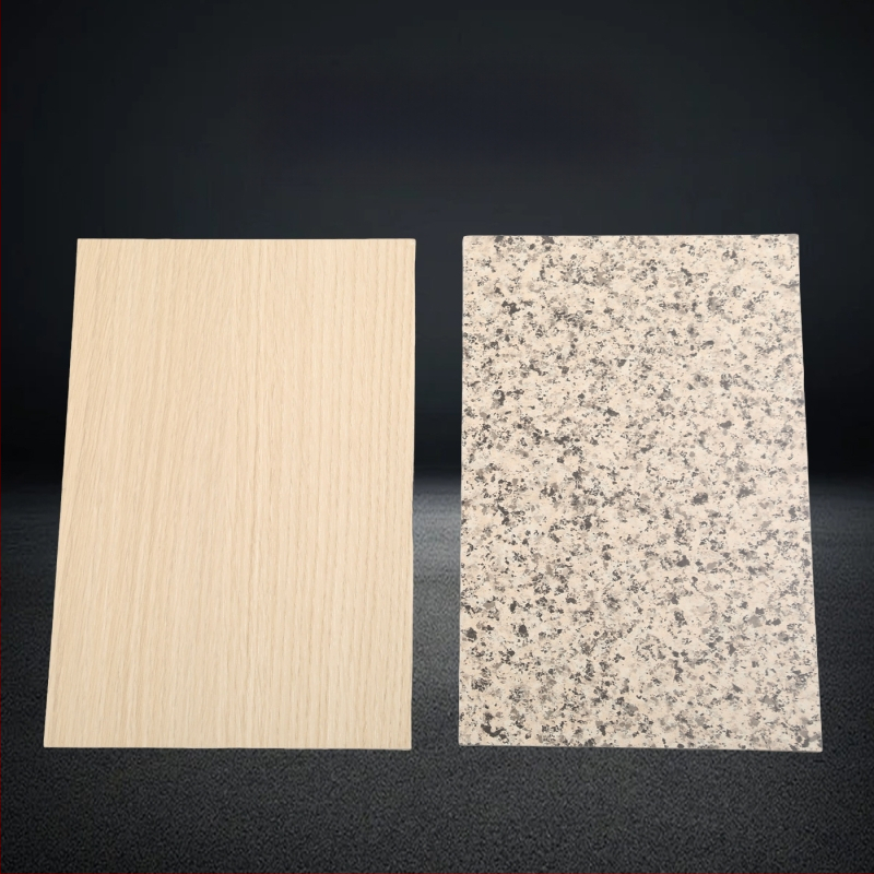 Kvadratinis sienos dekoratyvinis panelis su medžio raštu – aliuminio-plastiko plokštė su PE danga, lauko naudojimui