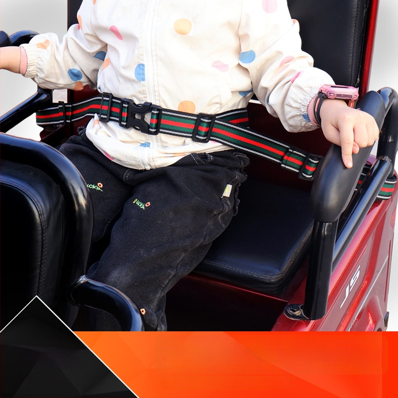 Bezpečnostný pás zadného sedadla pre trojkolové elektrické vozidlo s dvojitou ochranou proti pádu; Materiály: zinková zliatina, plastová oceľ, hliníková zliatina, napodobený nylon; Vhodný pre motocykle, elektrické bicykle a elektrické kolobežky; Vek: 1,5–1
