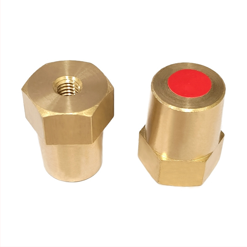 Mosadzový adaptér k terminálu batérie automobilu s vnútorným závitom