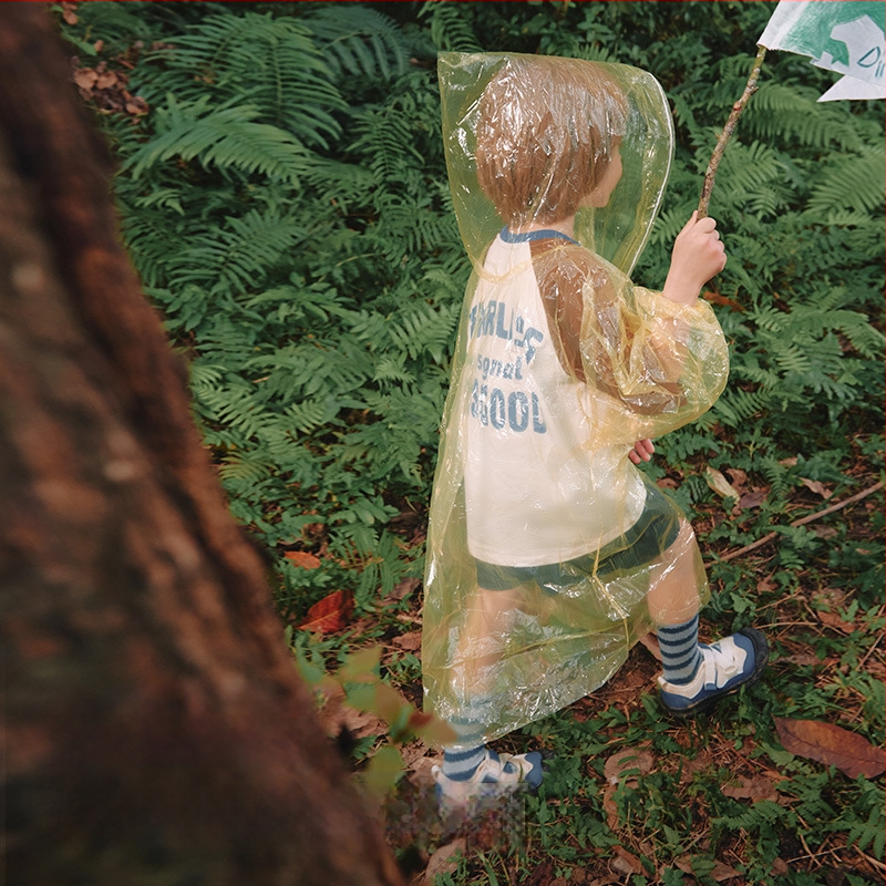 Detské jednorazové pončo do dažďa, ľahko prenosné na cestovanie, z hrubého PE materiálu