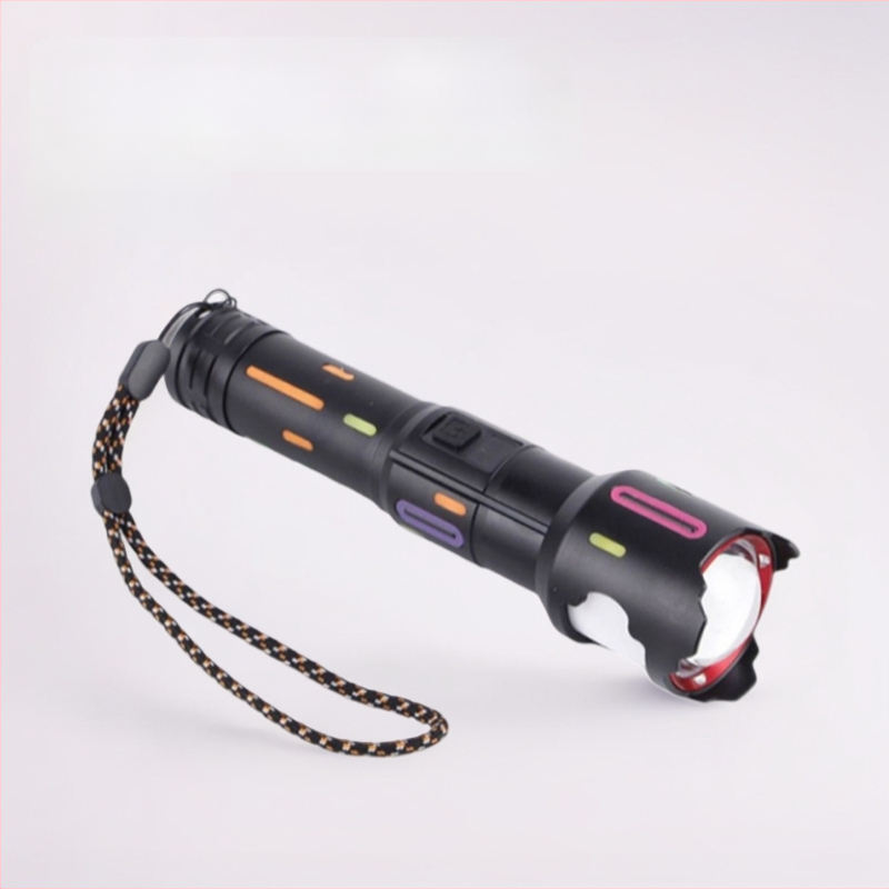 Ručná baterka z hliníkovej zliatiny, LED 15W, 1500 lm, dosah 500 m