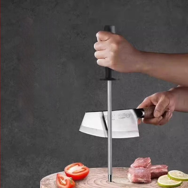 Tyč na ostrenie nožov – nerezová oceľ, ostrenie nástroj, moderný minimalizmus (uvedená v roku 2024)