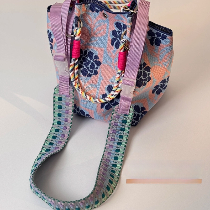 Popruh na tašku/ramenný popruh — polyesterové vlákno, geometrický vzor, mestská jednoduchosť, jar 2025