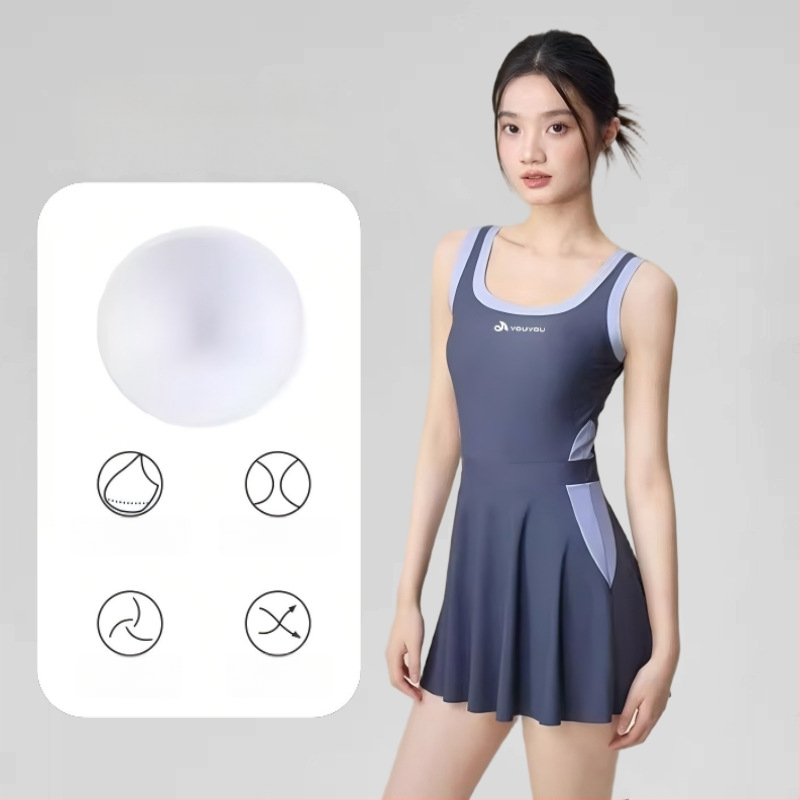 Ženské jednodielne plavky so sukňovým štýlom, s vstavanými vypchávkami na prsia, bez kovovej podpory, polyester-spandex materiál 85%