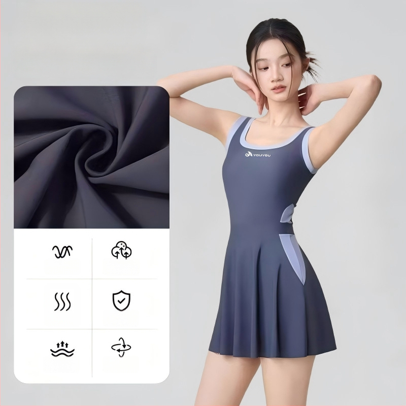 Ženské jednodielne plavky so sukňovým štýlom, s vstavanými vypchávkami na prsia, bez kovovej podpory, polyester-spandex materiál 85%