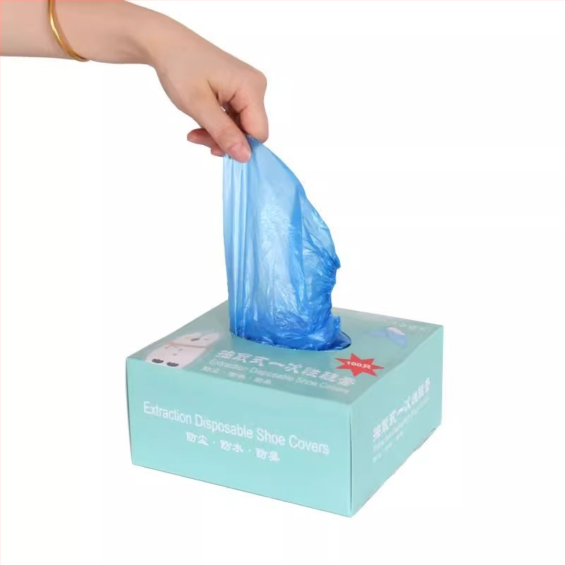 Jednorazové vnútorné návleky na topánky, 5 mm hrúbka, netkaný materiál, nepremokavé, protiskĺzové.