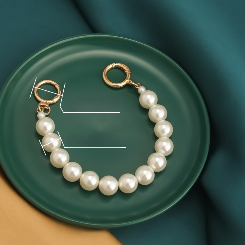 Taška popruh s perlovým reťazom a ozdobným reťazom | Značka: Weiqi; Materiál: ABS; Číslo artiklu: 220409; Uvedenie: Leto 2024; Štýl: Mestský minimalistický