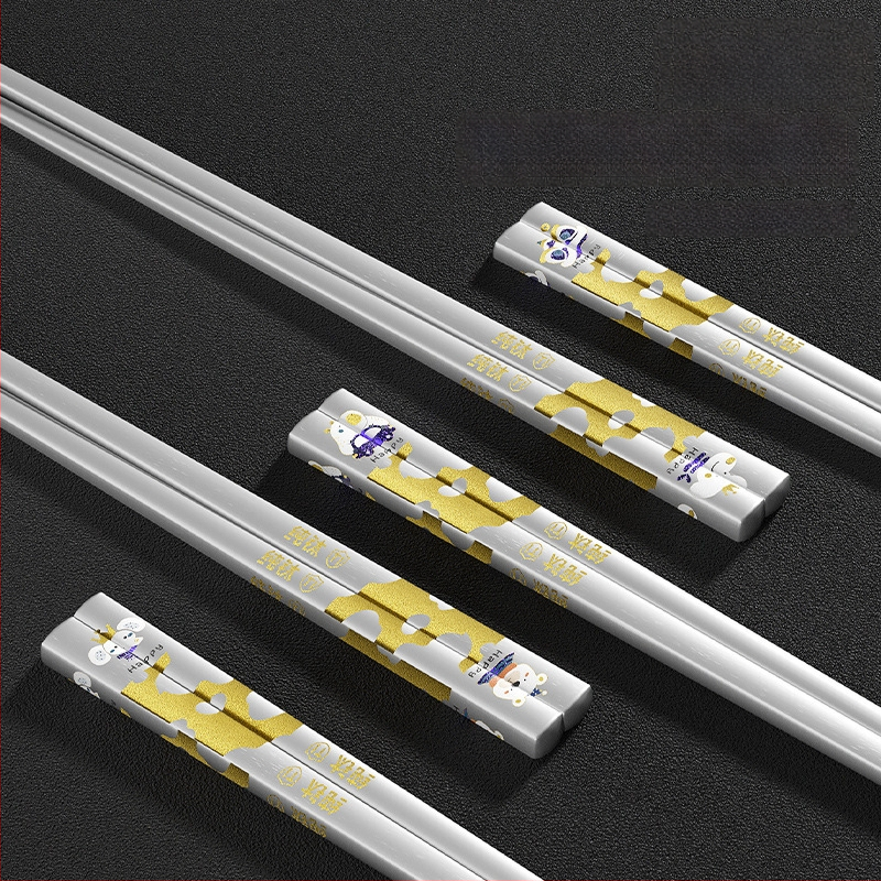 Pevné titánové paličky v krabičke, 5 párov, antibakteriálne a proti plesniam, potravinárske kvality, moderný minimalistický štýl