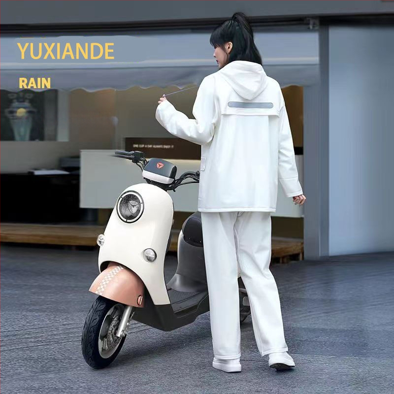 Разделен дъждобран пончо за възрастни — PVC плат, дебелина 20, водоустойчив слой от PVC лепило, за един човек