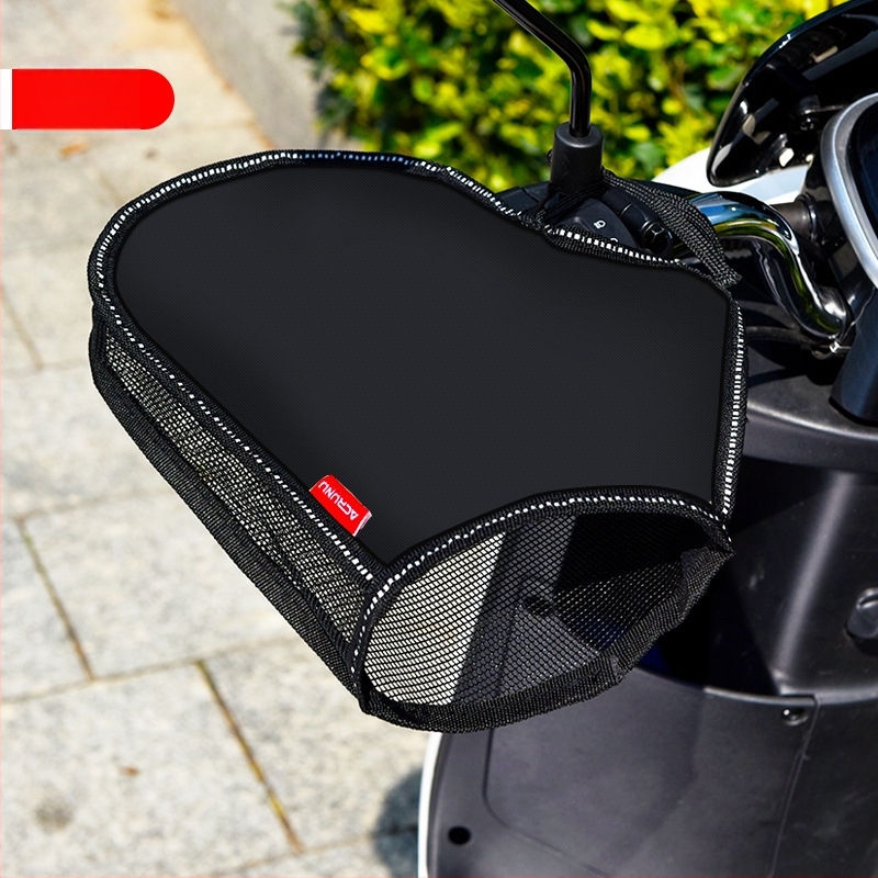 Rankenėlių uždangalas elektriniams paspirtukams ir motociklams – aliuminio šiluminis sluoksnis; atsparus vandeniui, kvėpuojantis, šiluminė izoliacija; pritaikomas.