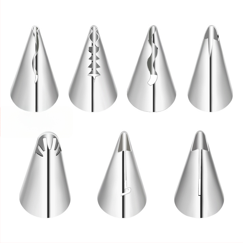 Nerūsējošā tērauda uzgaļu komplekts dekorēšanai, krēmu špricēšanai un cepšanai, iepakots OPP maisā, mūsdienīgs minimālisks stils.