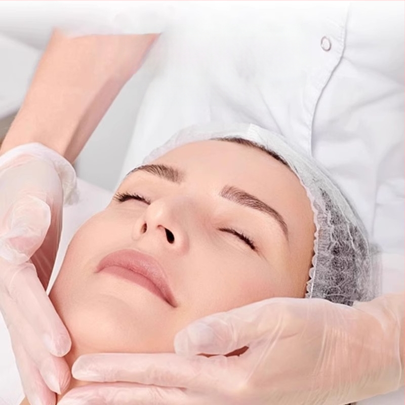 Jednorazové PVC rukavice pre kozmetický salón - vodotesné, vhodné pre masáže a tetovanie, na domáce aj profesionálne použitie