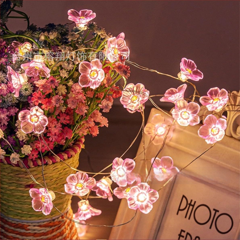 LED svetelný reťaz s medeným drôtom, kvety pre vonkajšie použitie — čerešňa a broskyňa, 5V batériové napájanie, ručný vypínač, prispôsobiteľný