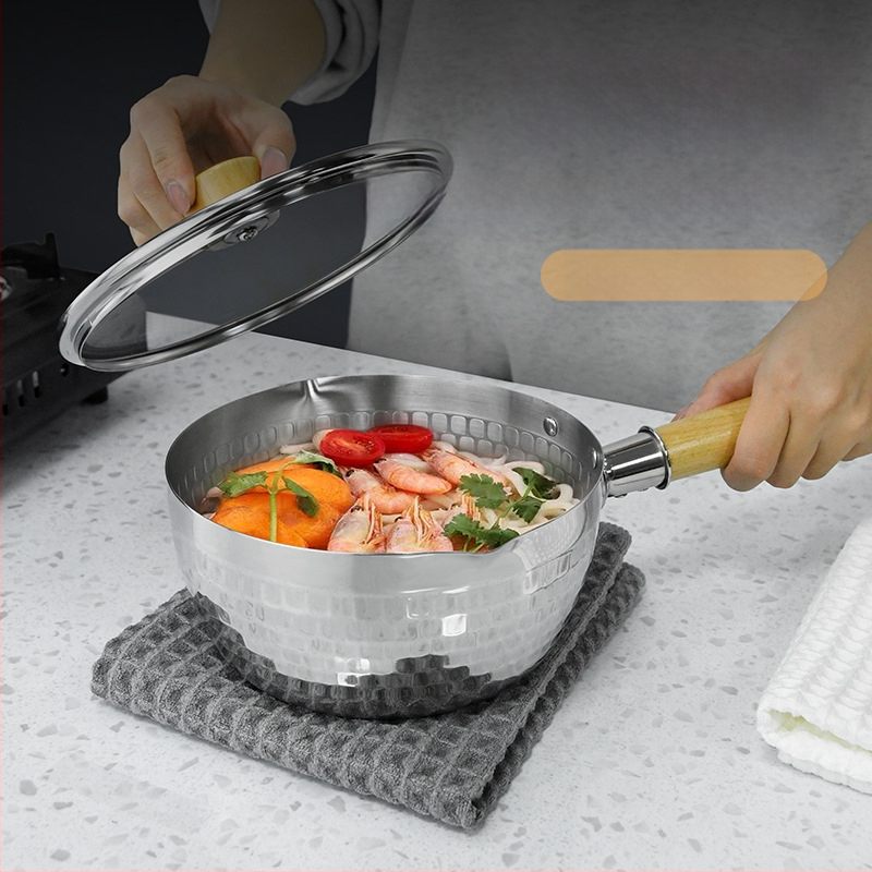 Nerezový Snow Pan s japonskou drevenou rúčkou, kalený vzor Hammered, nepriľnavý, jednopodlažné dno, vhodný pre bežné sporáky