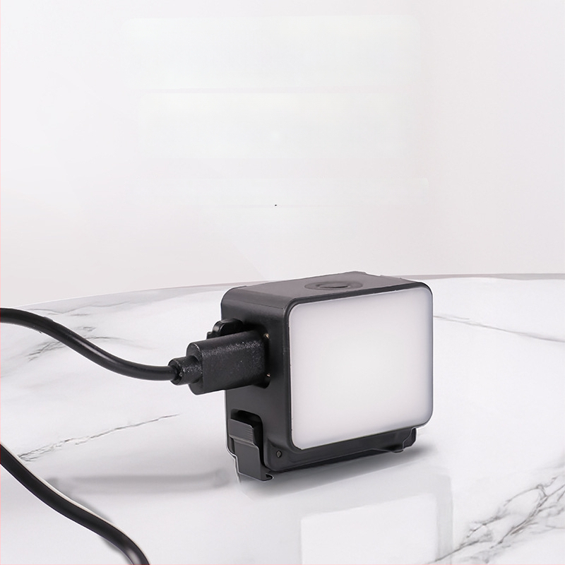 LED svetlo pre Vlog – DJI Fill Light, Type-C rýchle nabíjanie, magnetické rýchle odpojenie, trojfarebná teplota, výkon pod 10W