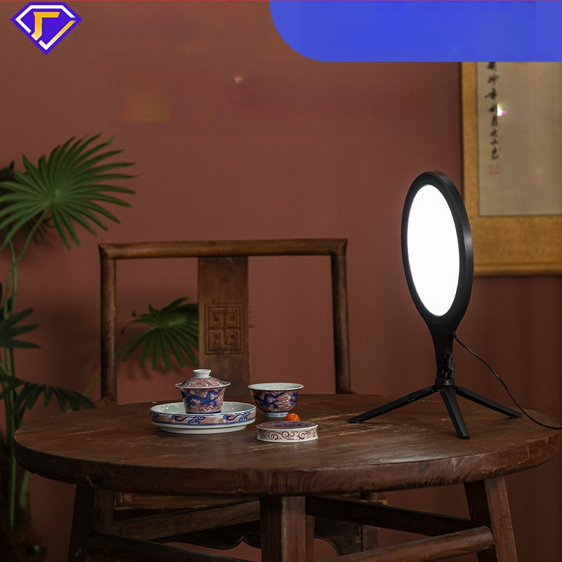 LED осветление за живо излъчване и фотография, модел QP260, 10W, захранване 5V2A, три температури на цвета, вертикална употреба, възможност за персонализация