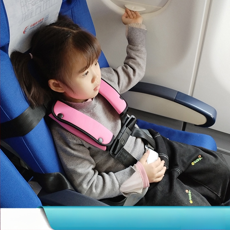 Detská cestovná vesta s doplnkovým bezpečnostným pásom pre auto, autobus a školský autobus; Materiál: zinková zliatina + polyesterové vlákno; Vhodná hmotnosť: 11–32 kg; Hmotnosť: 0,4 kg