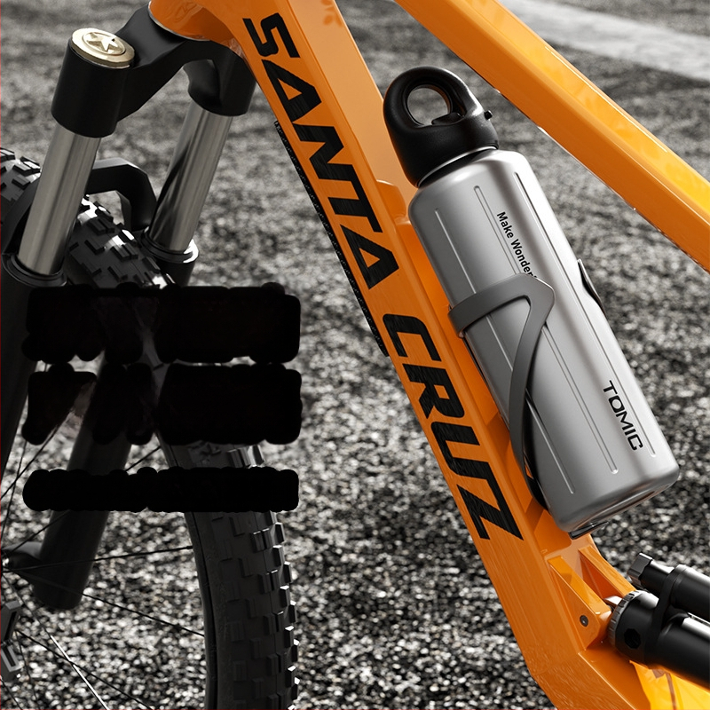 Tomic izolovaný pohár z nehrdzavejúcej ocele s bezšroubovým rýchlym otvorením, vnútorná 316, vonkajšia 304, izolácia 24–36 h, prenosný, gravírovanie laserom k dispozícii