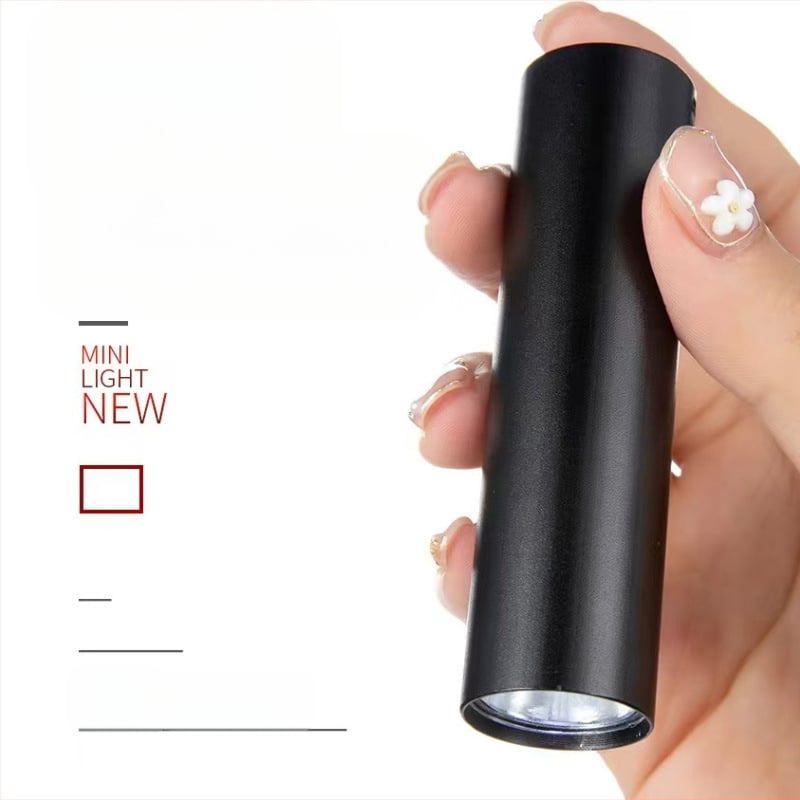 Mini nabíjateľná ručná baterka pre domáce a vonkajšie použitie, 5W, 3,7V, 600 lm, IPX4, doba nabíjania 1–2 hodiny