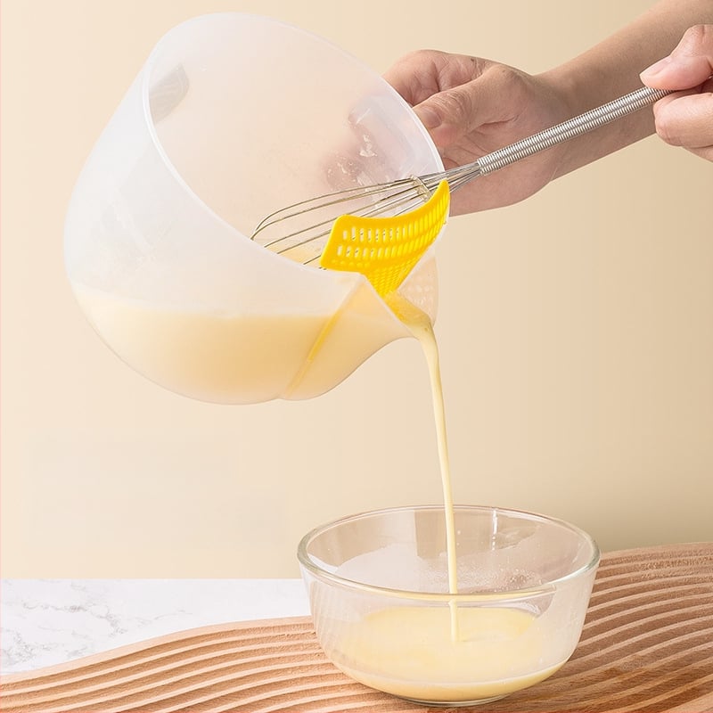 Odmerka s kalibrom – plastová kuchynská odmerka na pečenie, moderný minimalistický dizajn