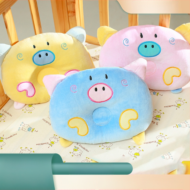 Detská vankúš z veluru s vyšívaným dizajnom prasiatka, kruhový tvar, výplň polyesterové vlákno, vhodný pre novorodencov