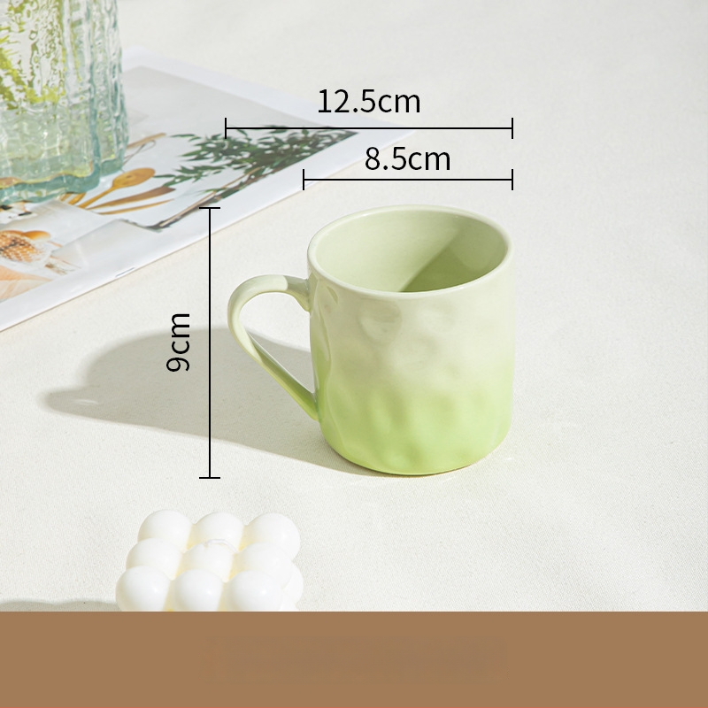 Keramická šálka s držiakom – kruhového tvaru, moderný a jednoduchý dizajn, vhodná do mikrovlnnej rúry, odolná vysokým teplotám