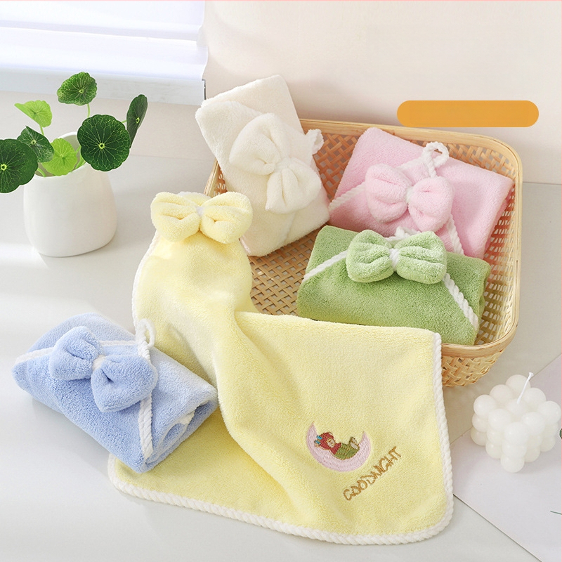 Moon Bear detský uterák, korálový flís materiál, 0–5 s vstrebávanie vody, vyšívané logo Moon Bear, uterák na sušenie vlasov, 45 g