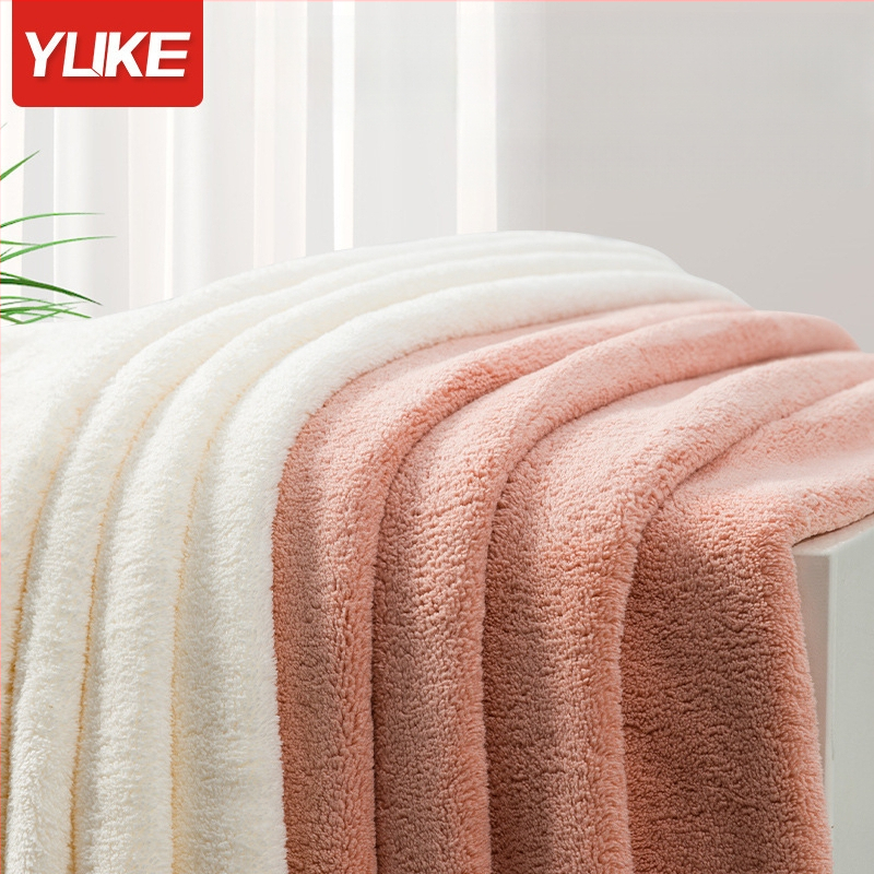 Βρεφική πετσέτα μπάνιου Yuke, 80% πολυεστερικό νήμα + 20% νάιλον, 400–500 g, απλή ύφανση