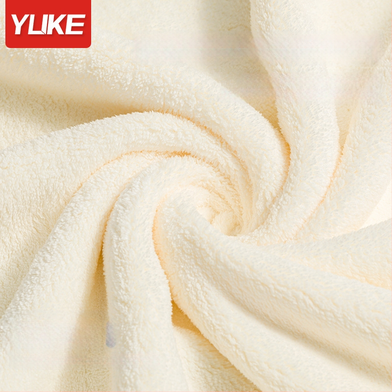 Βρεφική πετσέτα μπάνιου Yuke, 80% πολυεστερικό νήμα + 20% νάιλον, 400–500 g, απλή ύφανση