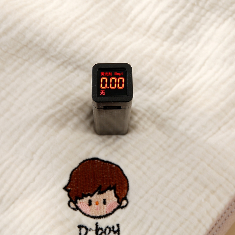 Detská gáza uterák s vyšitým menom, 100% bavlna, 40-count vlákno, vyšívanie a lemovanie, prispôsobiteľný