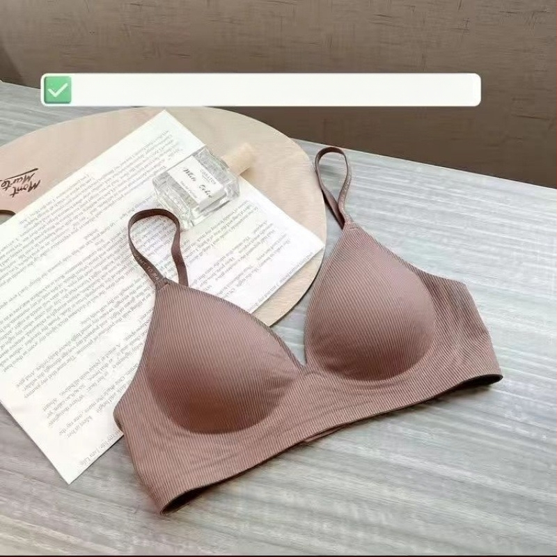 Японски стил подплатен безжичен памучен спортен сутиен, чашки тип триъгълник, без закопчаване
