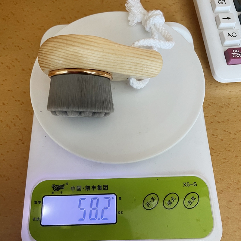 Ručná kefka na čistenie tváre s drevenou rúčkou, masážny typ, hlboké čistenie