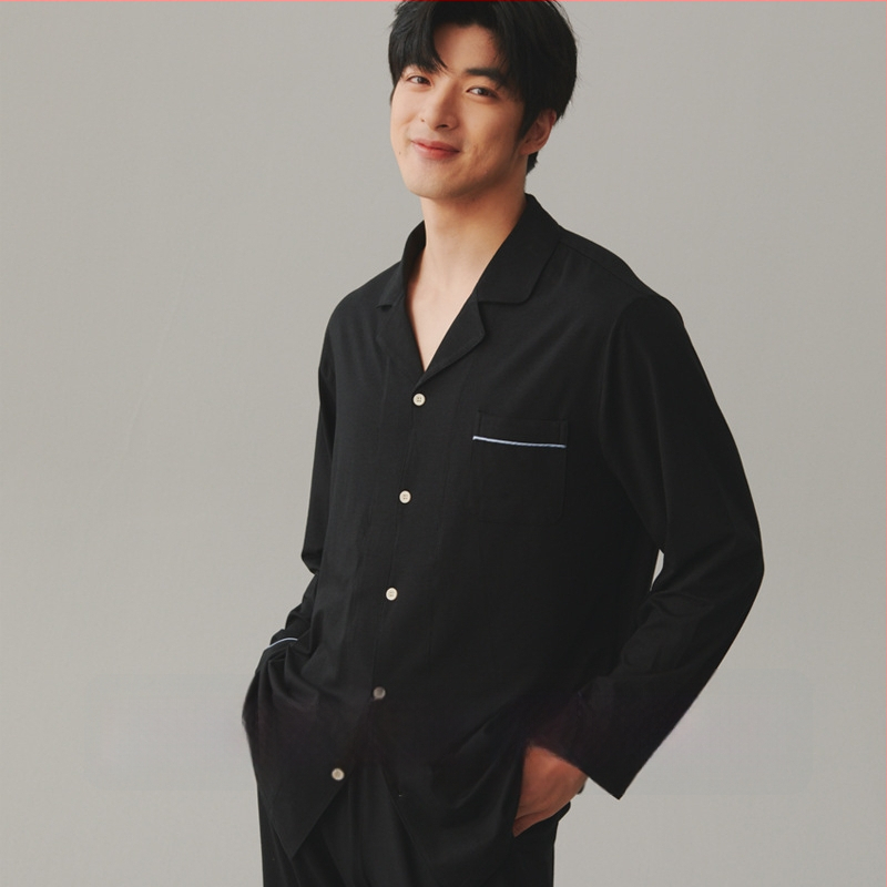 Pamučni pižama set s kardiganom s reverom, dugim rukavima i hlačama – jednostavan casual kućni komad