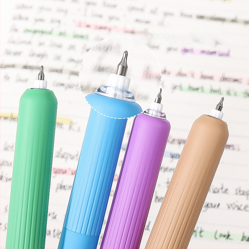 Blue fruit Compass vreckové pero — plastové telo, hrot z nehrdzavejúcej ocele, hmotnosť 60 g.