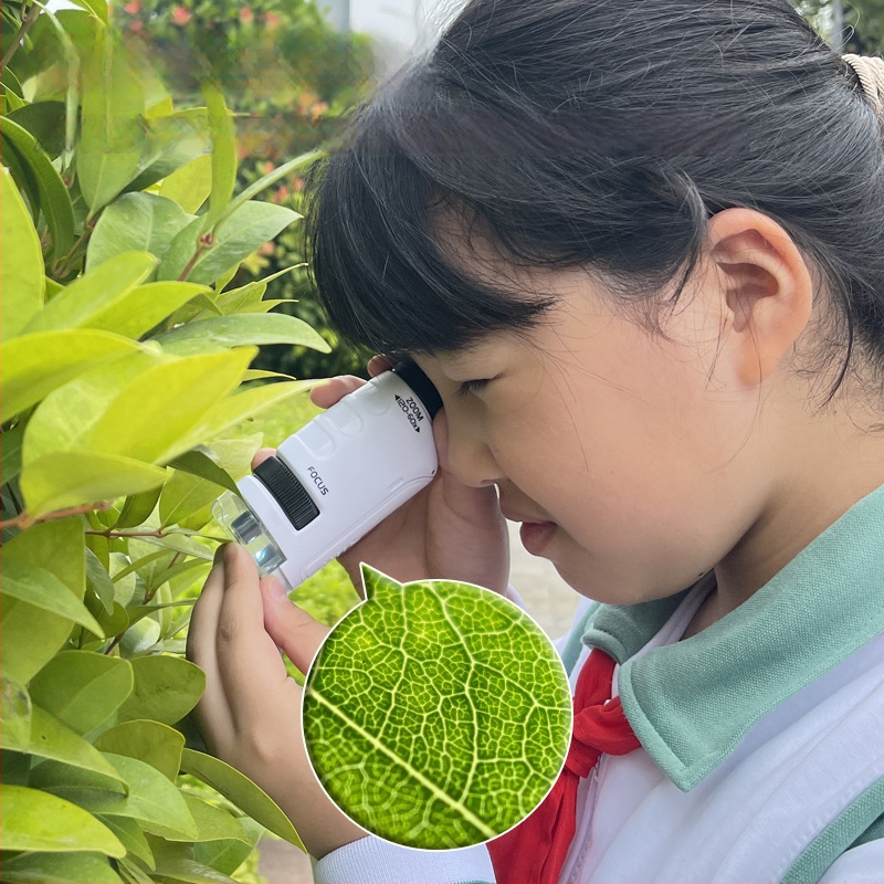 Výchovná súprava pre vedecké pokusy so mikroskopom a binokulárnym vysokovýkonným ďalekohľadom; plastový materiál; pre vek 7–14 rokov; značka Learn from Yuma; pôvod: Guangdong, Čína.