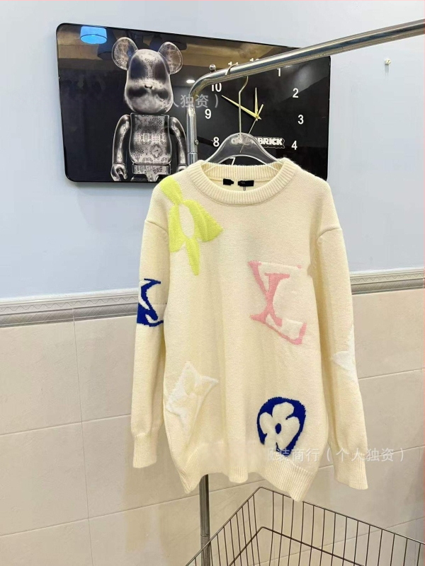 Jacquardový sveter z 100% vlny, okrúhly výstrih, dlhé rukávy, voľný strih, pohodlný materiál