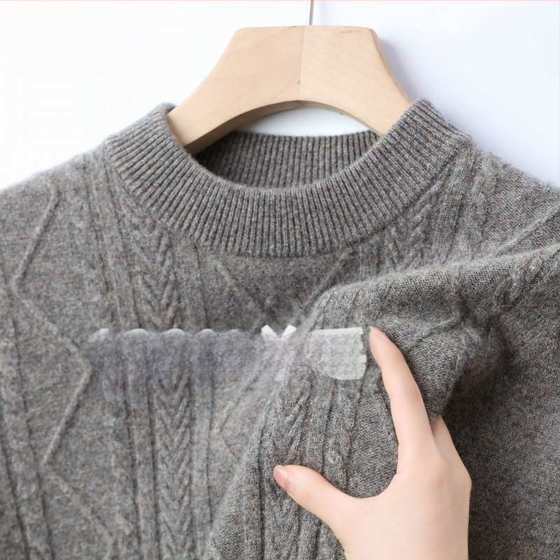 Hrubý sveter z 100% vlny, okrúhly výstrih, priliehavý strih, žakardové pletenie