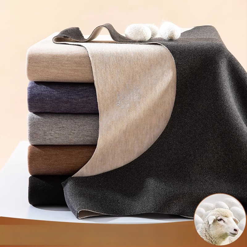 Teplá vesta z vlna-hodváb, bezšvová, dvojvrstvová, okrúhly výstrih, hrubá 201-250 g/m²